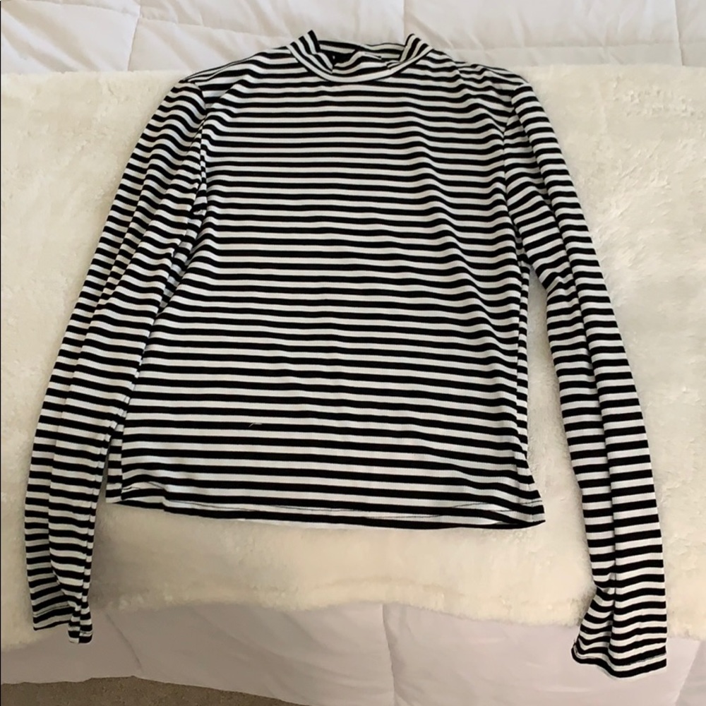 Mock neck long sleeve top